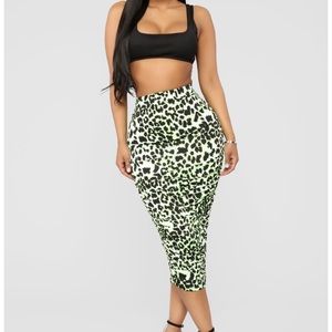 Fashion Nova Neon Green Skirt Size Large